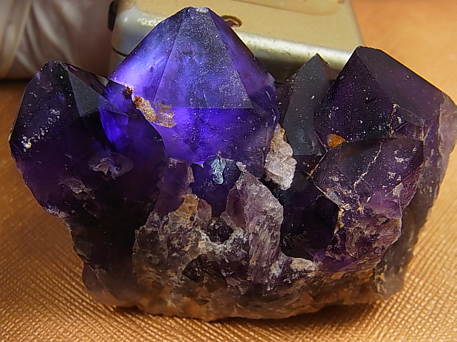 コンゴ産カラーシフト/ディープカラーアメジストクラスター 113.1g