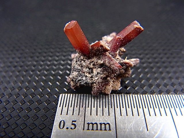 画像: メキシコ産レッドトパーズ原石（群晶） 1.5g