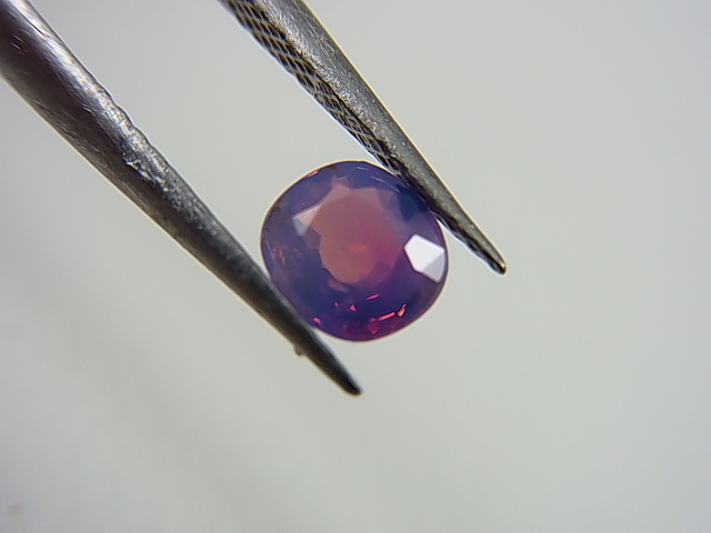 画像: ベトナムLuc Yen産シルキーサファイア・ルース（バイカラー） 0.7カラット