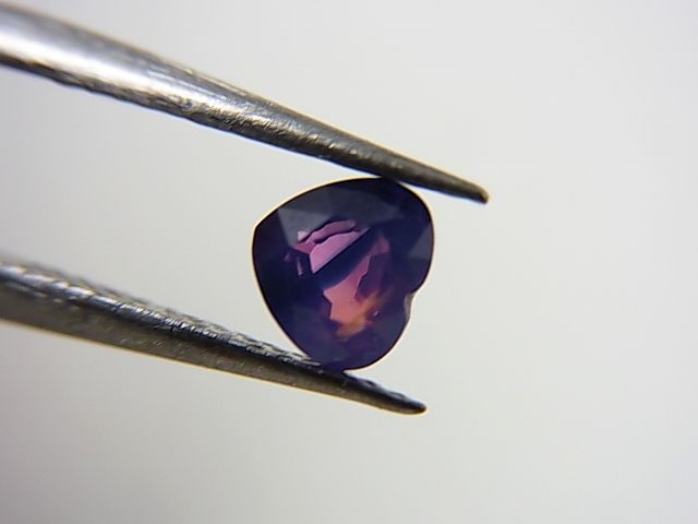 画像: ベトナムLuc Yen産シルキーサファイア・ルース（バイカラー/ハート） 0.5カラット