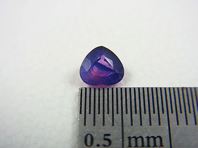 画像: ベトナムLuc Yen産シルキーサファイア・ルース（バイカラー/ハート） 0.5カラット