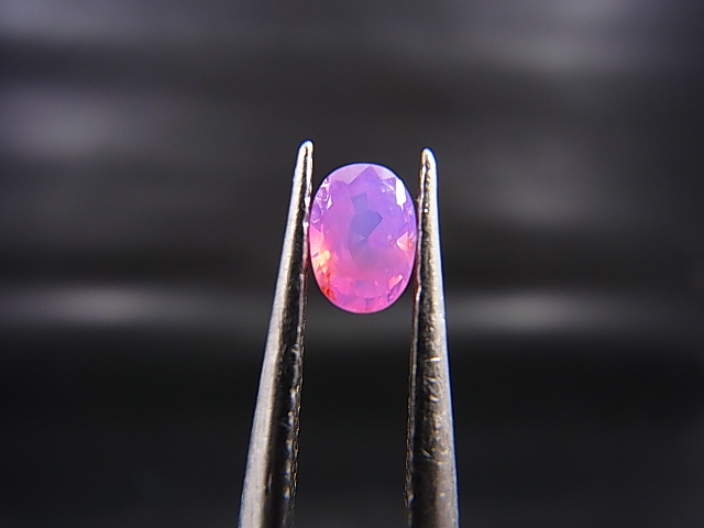 画像1: ベトナムLuc Yen産シルキーサファイア・ルース（バイカラー） 0.4カラット