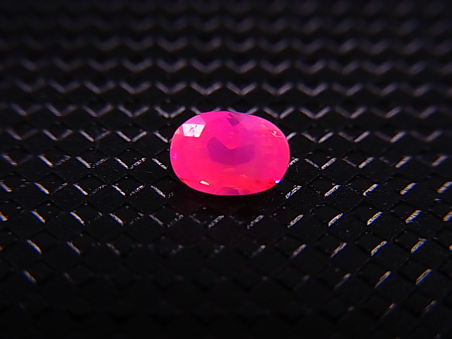 画像2: ベトナムLuc Yen産シルキーサファイア・ルース（バイカラー） 0.4カラット