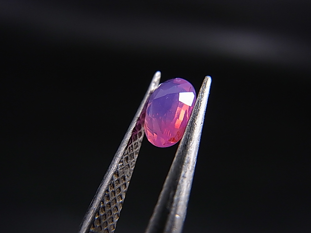 画像: ベトナムLuc Yen産シルキーサファイア・ルース（バイカラー） 0.4カラット