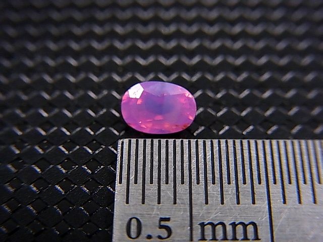 画像: ベトナムLuc Yen産シルキーサファイア・ルース（バイカラー） 0.4カラット