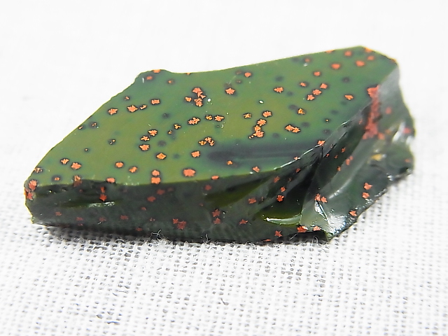 画像: 飯盛ラボストーン（IL-stone）「レアカラー：ブラッドストーン（紅葉石）」ガラス原石 21.6カラット