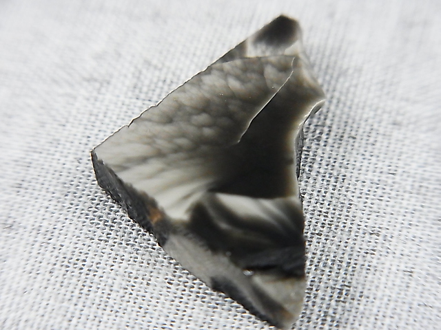 画像: ヴィクトリアストーン（飯盛ラボストーンIL-stone）レアカラー：ブラック原石 18.8カラット