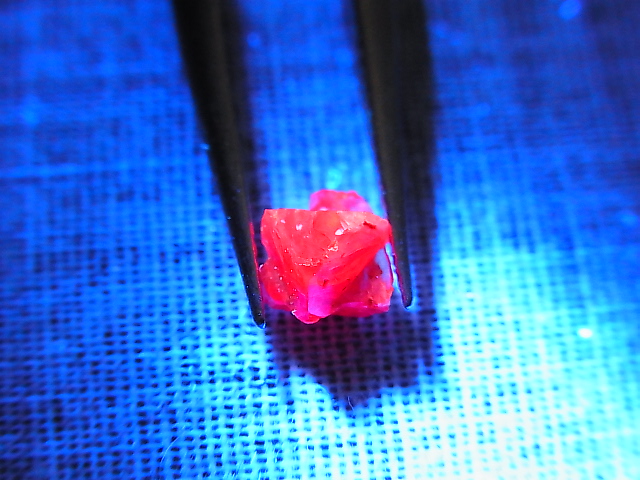 画像: ミャンマー・モゴック産レッドスピネル双晶原石「ダビデの星」 0.8カラット