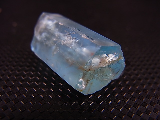 画像: ジェムグレード宝石需要品質：ベトナム産アクアマリン柱状結晶原石 22.1カラット