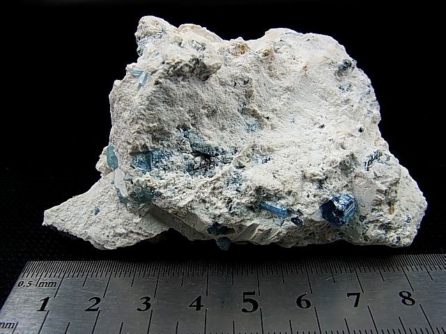 画像: ベトナム・タインホア産宝石品質アクアマリン付きカオリナイト 131.2g