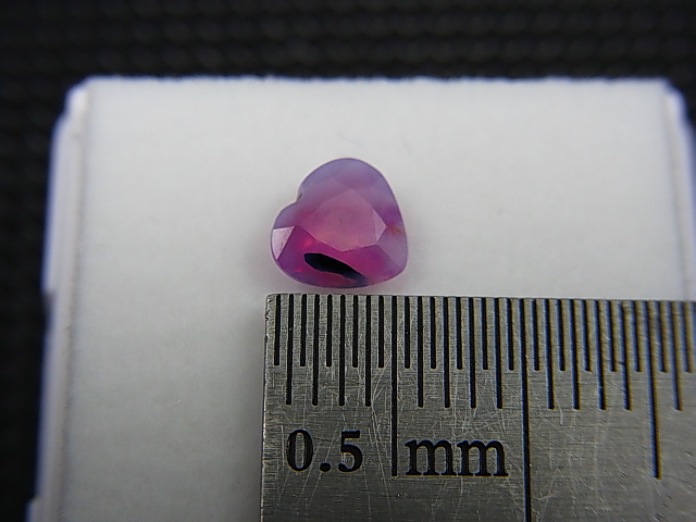 画像: ベトナムLuc Yen産シルキーサファイア・ルース（バイカラー/ハート） 0.6カラット