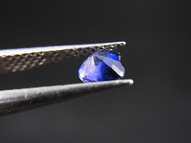 画像: ベトナムLuc Yen産シルキーサファイア・ルース（バイカラー/ハート） 0.5カラット