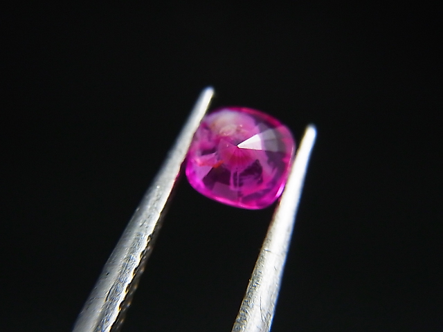 画像: ベトナムLuc Yen産ピンクサファイア・ルース 0.7カラット