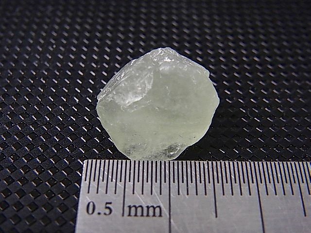 画像: パキスタン・ギルギット産「燐光」フローライト原石 2.6g