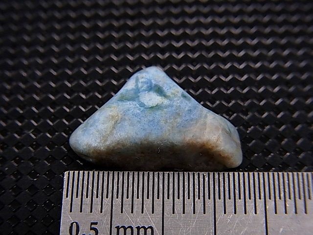 画像: 糸魚川入りコン沢産青ひすい原石 1.5g