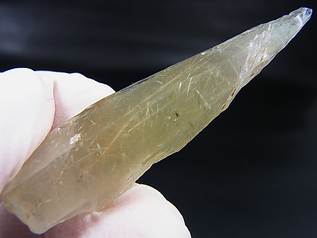 画像: 山梨県水晶峠産トレモライト入り水晶ポイント 11.4g