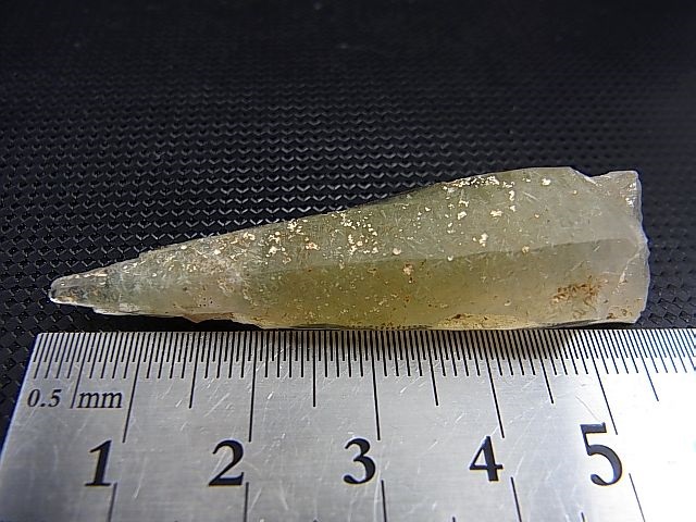 画像: 山梨県水晶峠産トレモライト入り水晶ポイント 11.4g