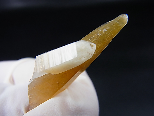 画像: 山梨県水晶峠産トレモライト入り水晶ポイント 2.9g