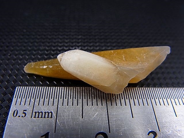 画像: 山梨県水晶峠産トレモライト入り水晶ポイント 2.9g