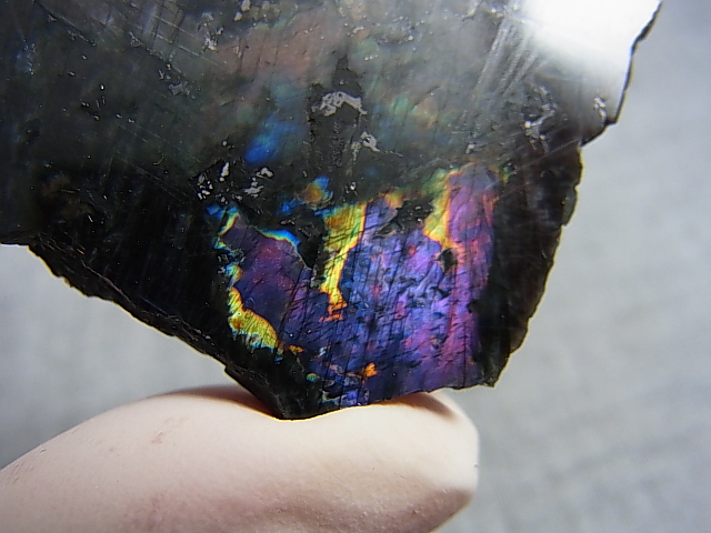 画像2: フィンランド・ユレマー産スペクトロライト（パープルヴィオラミックス）研磨スライス 27.7g