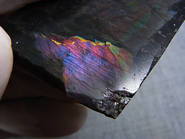 画像: フィンランド・ユレマー産スペクトロライト（パープルヴィオラミックス）研磨スライス 28.7g