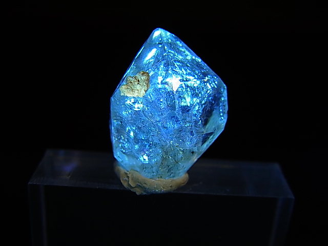 画像: パキスタン・クエッタ産蛍光オイル入りＤＴ水晶 2.3g