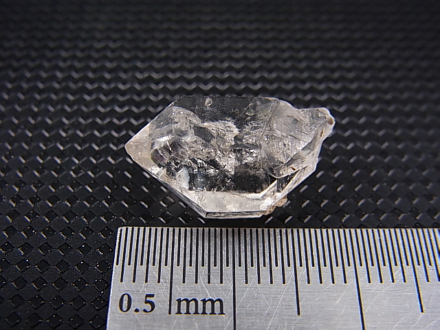 画像: パキスタン・クエッタ産蛍光オイル入りＤＴ水晶 1.7g