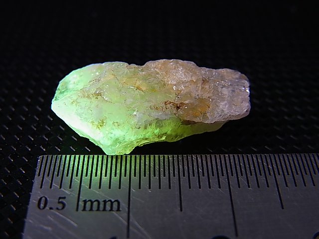 画像: Hokkaidoite北海道然別湖産蛍光オパール原石 1.8g