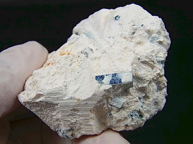 画像2: ベトナム・タインホア産宝石品質アクアマリン付きカオリナイト 48.8g