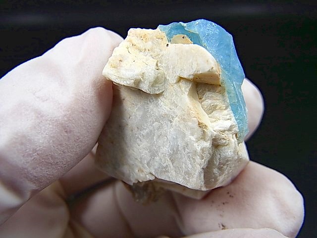 画像: ベトナム・タインホア産アクアマリン/水晶付き長石 22.5g