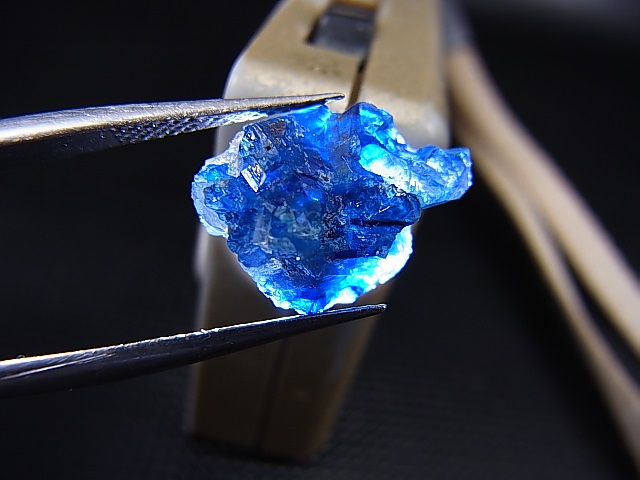 画像: ジンバブエ産ユークレース結晶原石 5.6カラット