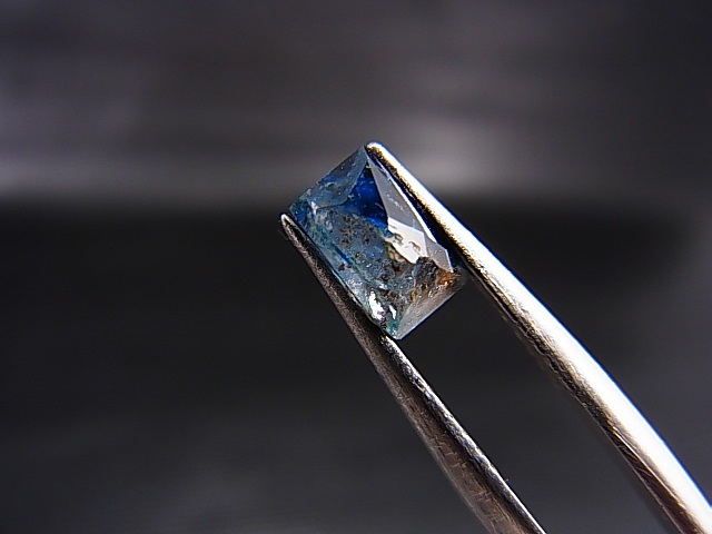 画像: ジンバブエ産ユークレース・ルース（バイカラー）  0.6カラット