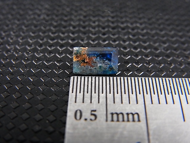 画像: ジンバブエ産ユークレース・ルース（バイカラー）  0.6カラット