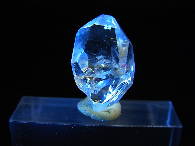 画像: パキスタン・クエッタ産蛍光オイル入りＤＴ水晶（クオーツインクオーツ） 1.5g