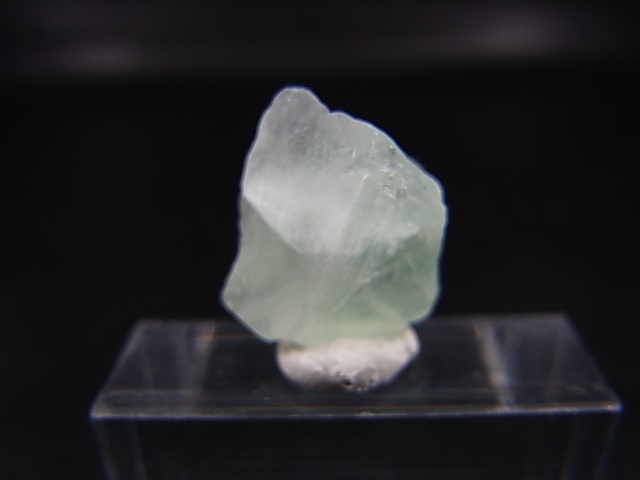 画像: パキスタン・ギルギット産「燐光」フローライト原石 2.0g