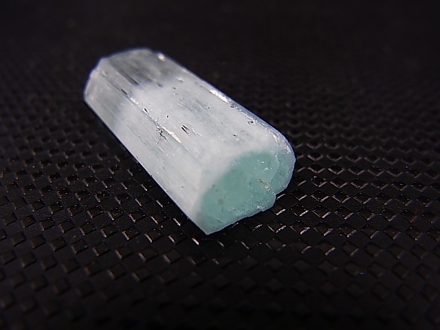 画像: ジェムグレード宝石需要品質：ベトナム産アクアマリン柱状結晶原石 12.0カラット