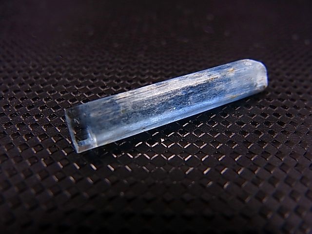 画像: ジェムグレード宝石需要品質：ベトナム産アクアマリン柱状結晶原石 4.3カラット