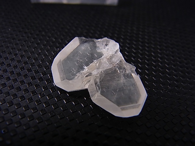 画像: 奈留島産日本式双晶（ハート型） 2.0g