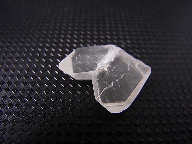 画像: 奈留島産日本式双晶（ハート型） 1.3g