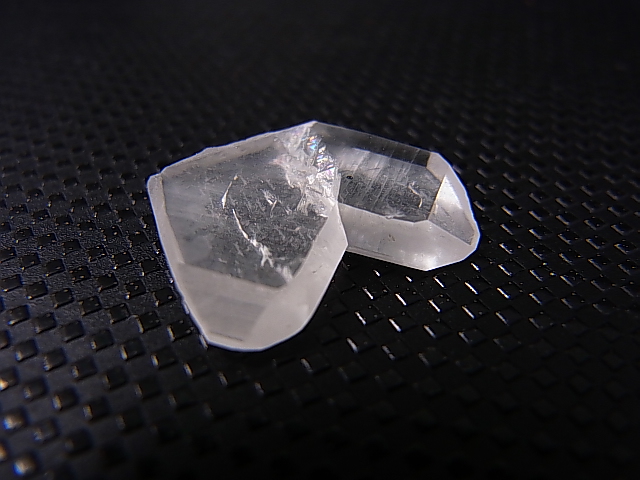 画像: 奈留島産日本式双晶（ハート型） 1.3g