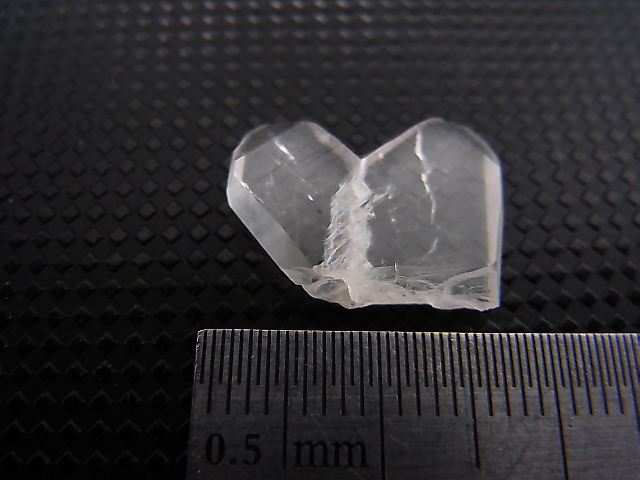 画像: 奈留島産日本式双晶（ハート型） 1.3g