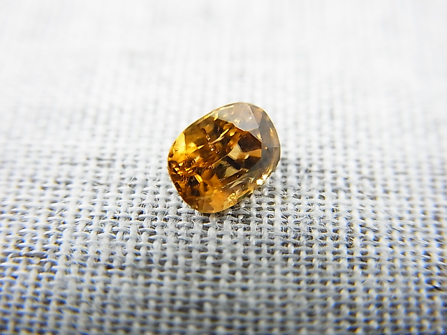 画像: ミャンマー・モゴック産イエロージルコン・ルース 0.7カラット