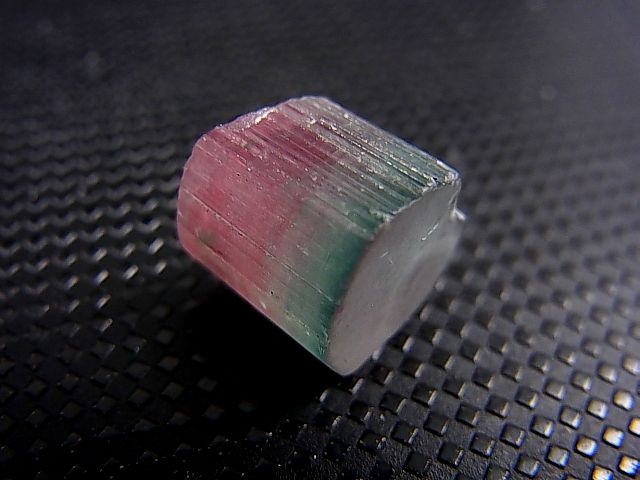 画像: アフガニスタン産バイカラートルマリン結晶原石（ウォーターメロンカラー） 12.8カラット