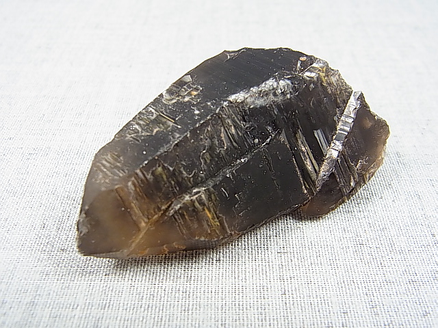 画像: ノルウェー産モリオン（ケアンゴーム）原石 59.7g