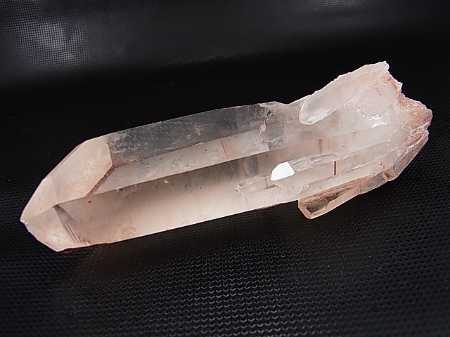 画像: キャビネットサイズ：マダガスカル産ピンク水晶 234.2g