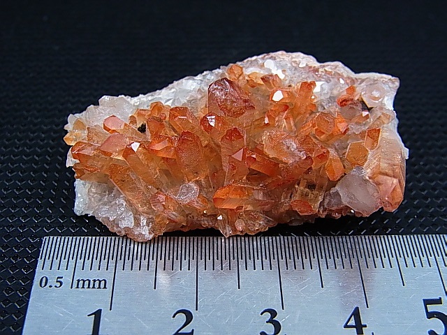 画像: スウェーデン産ヘマタイト（タンジェリン）水晶クラスター 25.8g