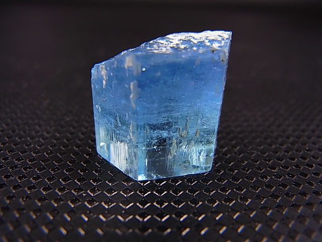 画像: ジェムグレード宝石需要品質：ベトナム産アクアマリン柱状結晶原石 23.2カラット