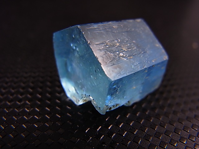 画像: ジェムグレード宝石需要品質：ベトナム産アクアマリン柱状結晶原石 23.2カラット