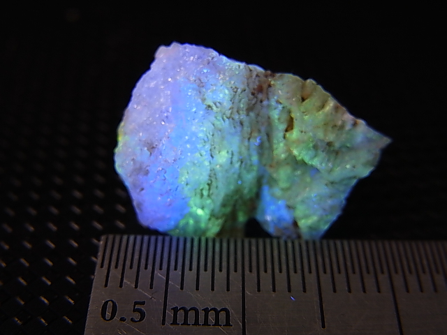 画像: Hokkaidoite北海道然別湖産蛍光オパール原石 2.1g