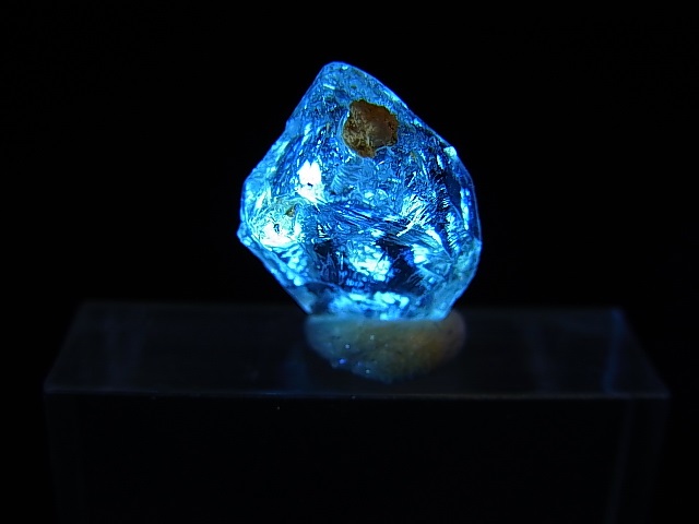 画像: パキスタン・クエッタ産蛍光オイル入りＤＴ水晶 1.3g